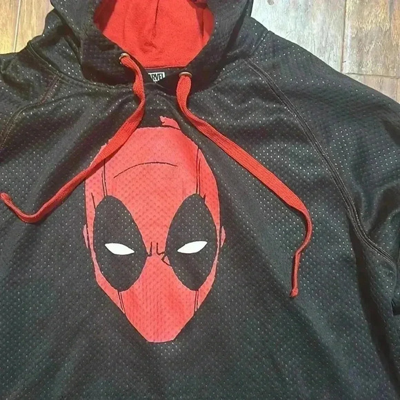 Marvel Deadpool Hoodie - Picture 2 of 4